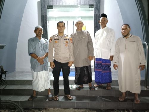 Silaturahmi Kamtibmas, Personil Polres Metro Solat Subuh Berjamaah Bersama Warga