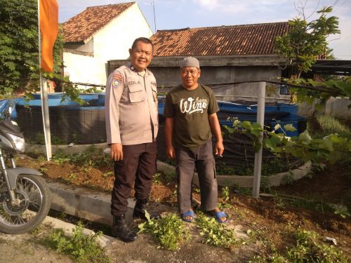 Dukung Masyarakat Kota Metro untuk Ketahanan Pangan, Bhabinkamtibmas Sambang