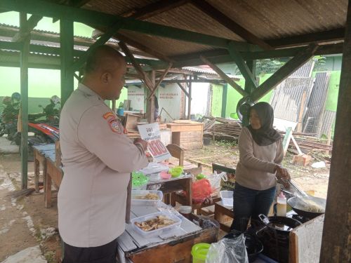 Personel Polres Metro Lampung Sosialisasikan Layanan Call Center 110